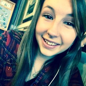 Meet your Posher, Mia